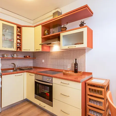 Apartment Fanuko